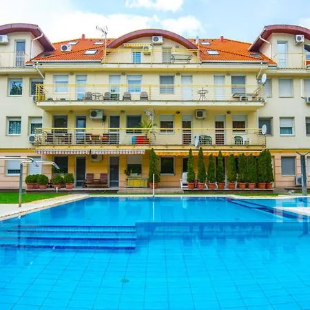Rosemary Apartmanok, Rose, Lili, Mary1, Mary2 *