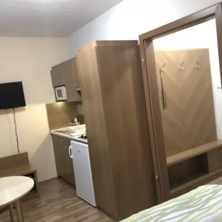 Rosemary Rose Apartment