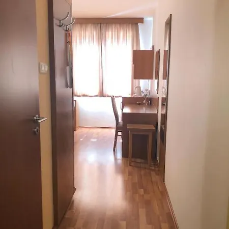 Rosemary Rose Apartment