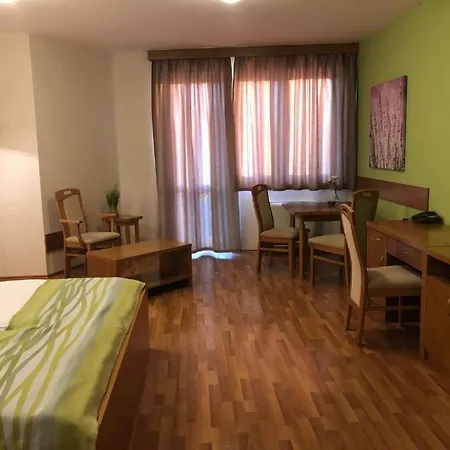 Rosemary Apartmanok, Rose, Lili, Mary1, Mary2 Apartament